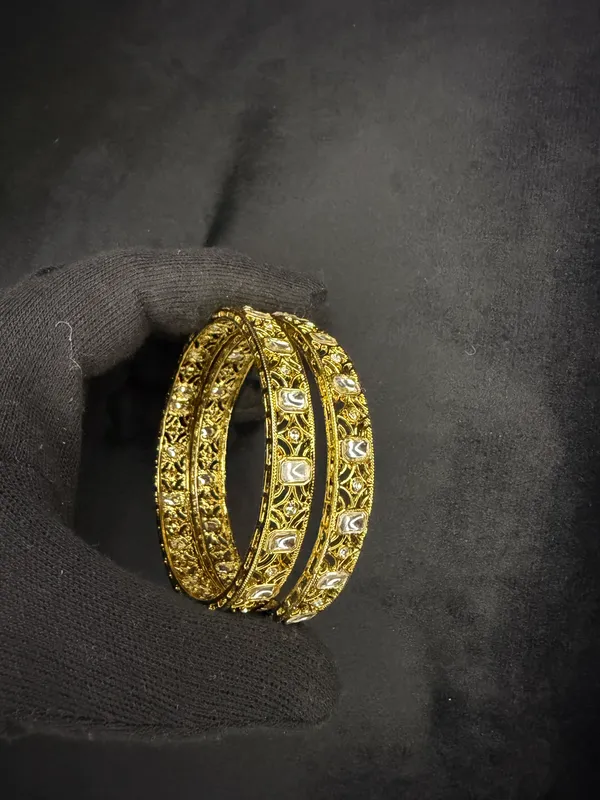 Yellow_Stone_Embellishments_Gold_Toned_Bangles_For_Women