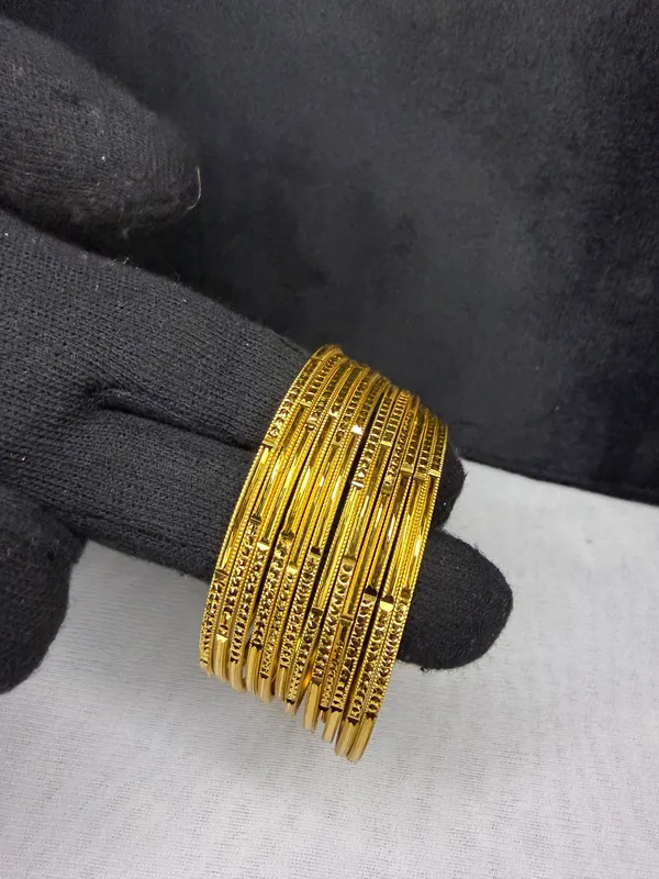 Traditional_Indian_Jewelry_Collection_Golden_Bangles_Set____For_Women