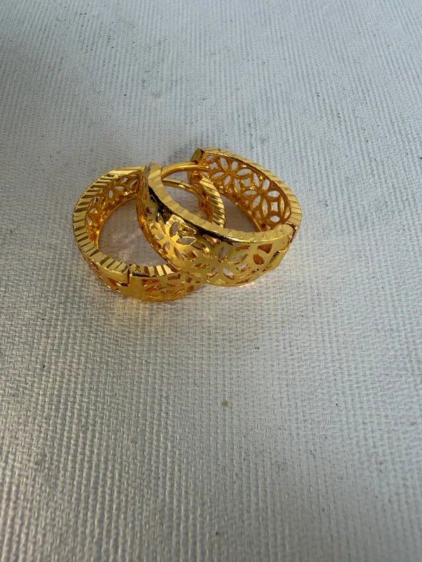 Traditional_Gold_Tone_Filigree_Earring_For_Women