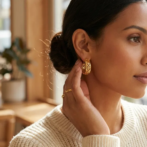 Traditional_Gold_Tone_Filigree_Earring_For_Women