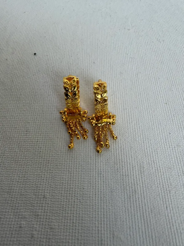 Golden_Textured_Dragonfly_And_Traditional_Insect_Design_Stud_Earrings_For_Women