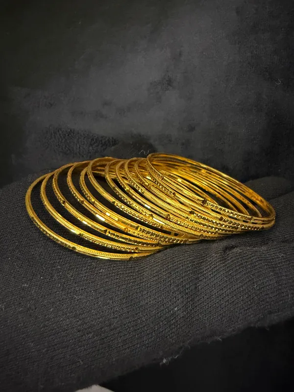 Traditional_Indian_Jewelry_Collection_Golden_Bangles_Set____For_Women