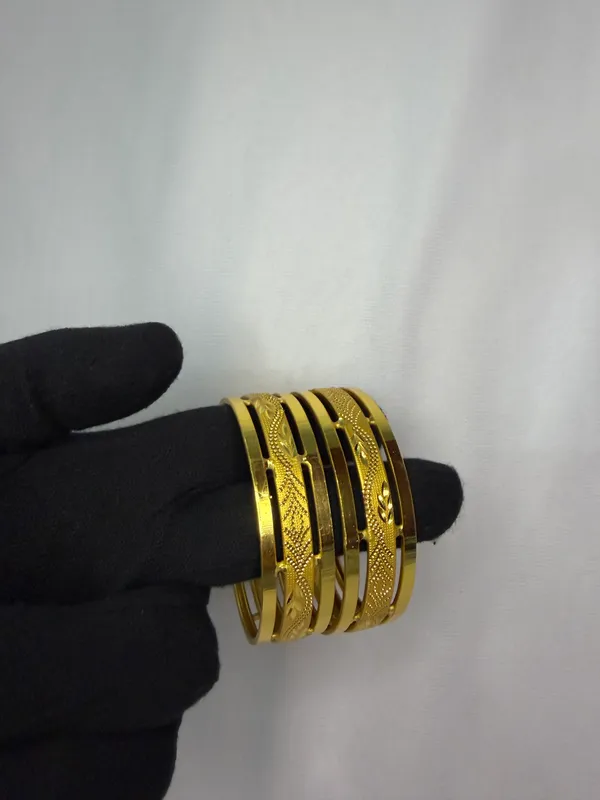 Traditional_Gold_Plated_Bangles_Set_For_Women