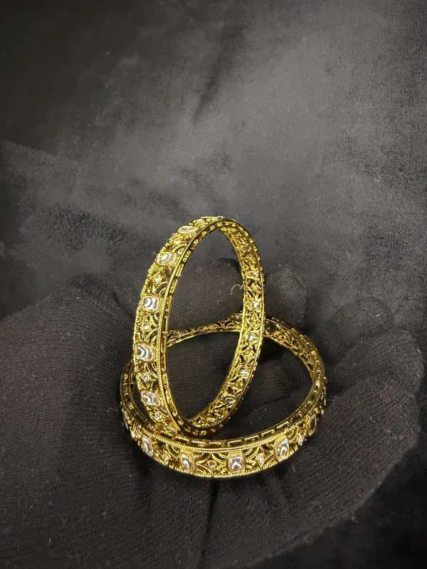 Yellow_Stone_Embellishments_Gold_Toned_Bangles_For_Women