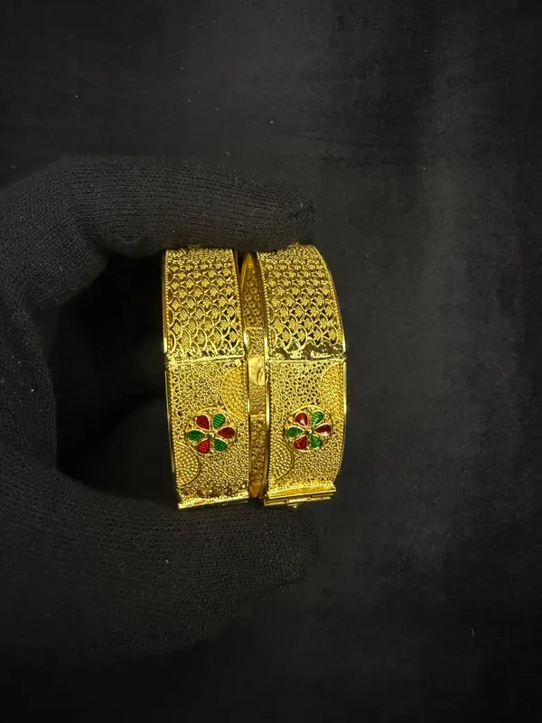 Red_and_Green_Enamel_Work_Traditional_Gold_Toned_Kada_Bangle_Pair_For_Women