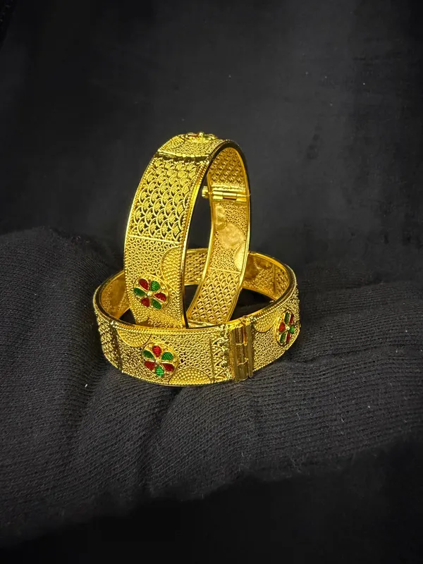 Red_and_Green_Enamel_Work_Traditional_Gold_Toned_Kada_Bangle_Pair_For_Women