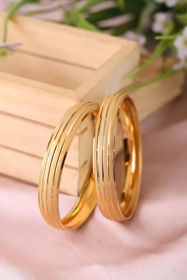 Gold_Plated_Textured_Bangle_Set_For_Women