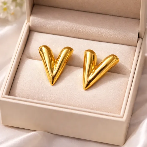 Aurora_V_Shine_Gold_Stud_Earrings_For_Women