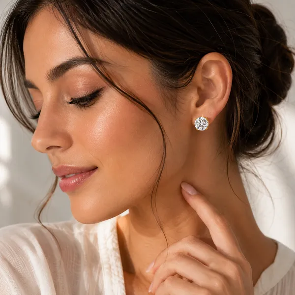 Disigo_Classic_Solitaire_Swaroski__Diamond_Stud_Earrings_|_18k_Gold_Plated