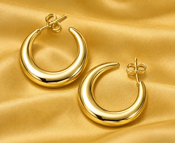 Luxe_Gold_Crescent_Hoops