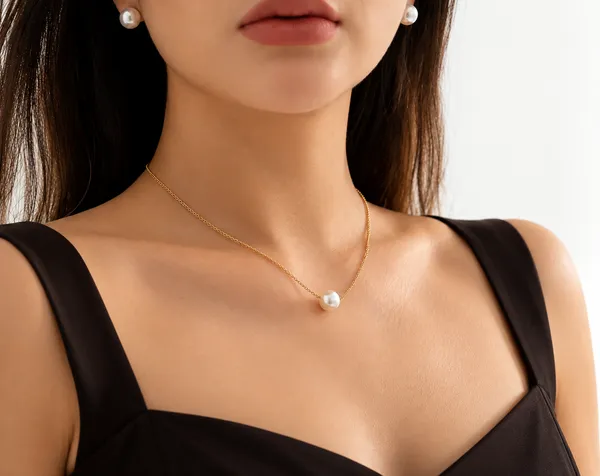 Pearl_Élan_Gold-Plated_Pearl_Necklace_&_Stud_Earrings_Set_for_Women
