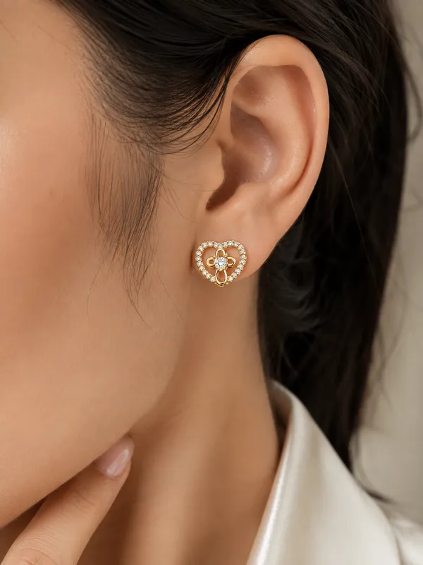 Royal_Heart_Solitaire_Stud_Earrings