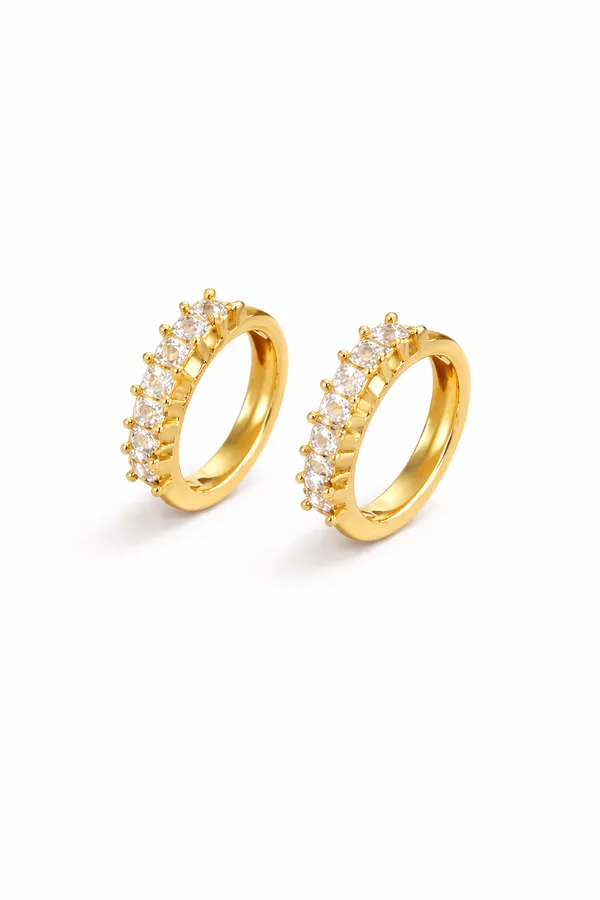Solitaire_Pendant_&_Pavé_Huggie_Hoop_Set
