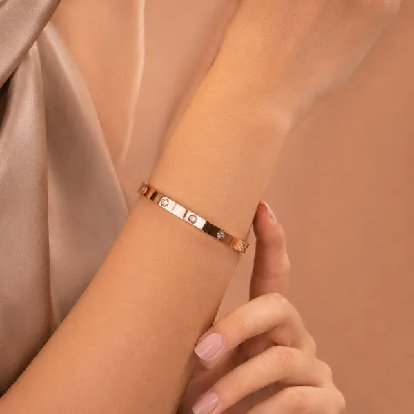 Crystal_Love_Bangle_Bracelet_For_Women