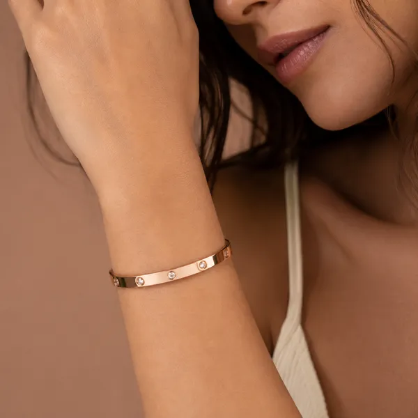 Crystal_Love_Bangle_Bracelet_For_Women