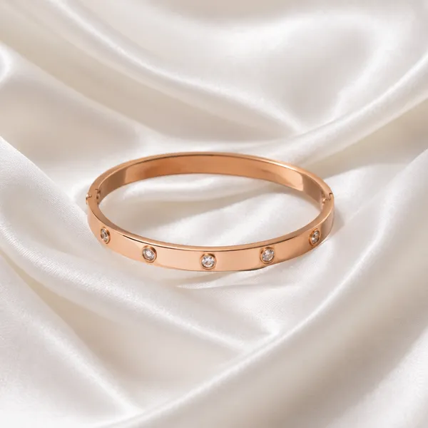 Crystal_Love_Bangle_Bracelet_For_Women