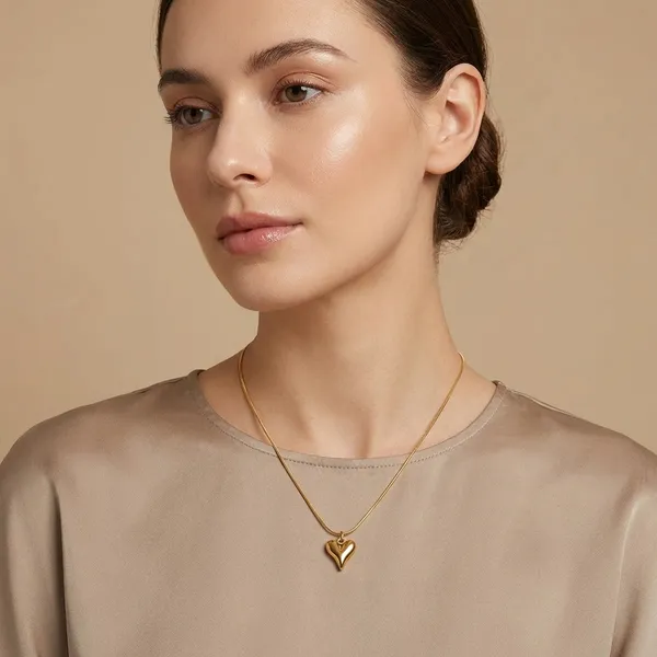 Velora_Heart_Gold_Pendant_Necklace_For_Women