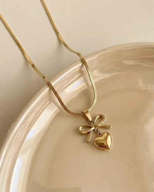 Bow_Heart_Pendant_Necklace_For_Women