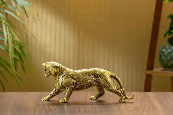 Gold_Brass_Leopard_Showpiece_For_Home_Decor