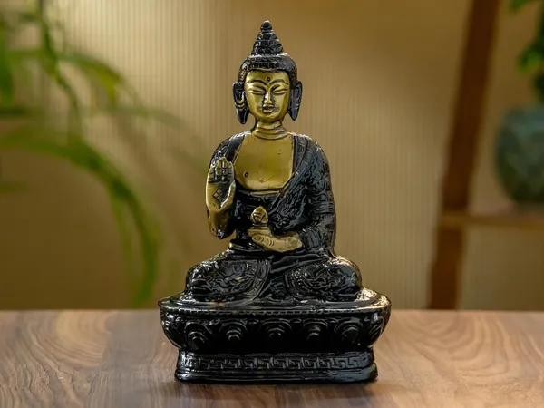 Gold_Brass_Buddha_Showpiece_For_Spiritual_Decor