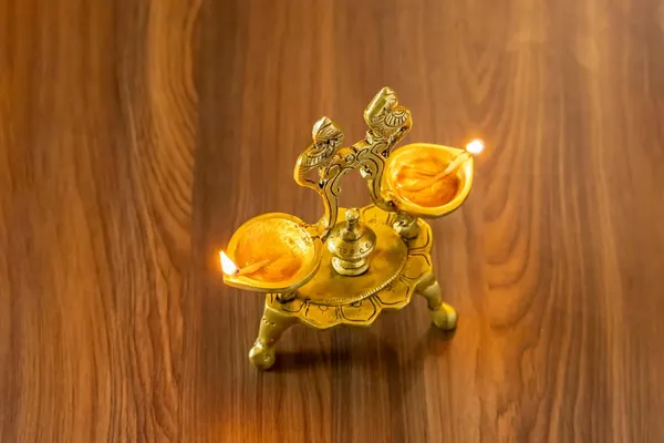 Gold_Brass_Parrot_Design_Diya_For_Pooja_Decor
