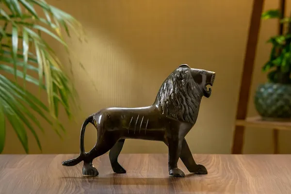 Black_Brass_Lion_Showpiece_For_Home_Decor