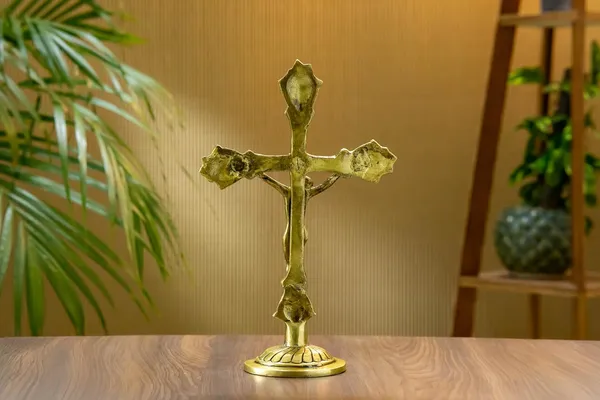 Gold_Brass_Jesus_Cross_Showpiece_For_Spiritual_Decor