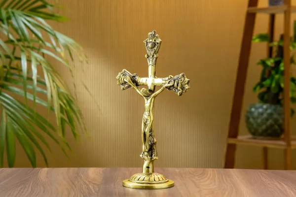 Gold_Brass_Jesus_Cross_Showpiece_For_Spiritual_Decor