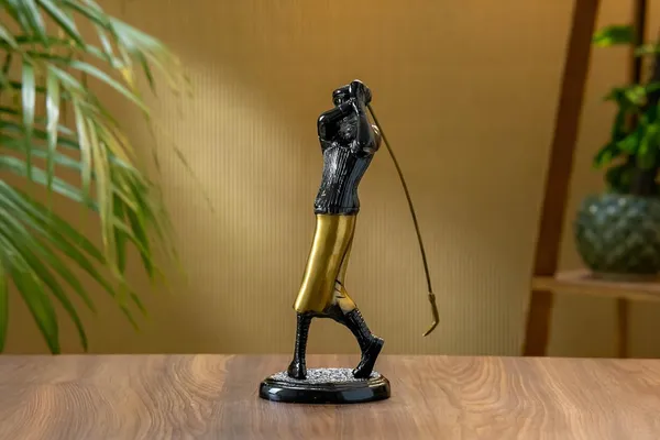 Gold_Brass_Golf_Player_Showpiece_For_Home_Decor