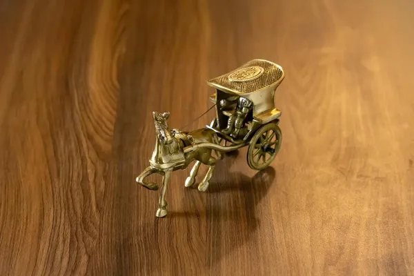 Gold_Brass_Horse_Cart_Showpiece_For_Home_Decor