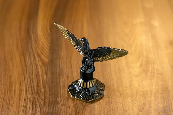 Gold_Brass_Eagle_Showpiece_For_Home_Decor