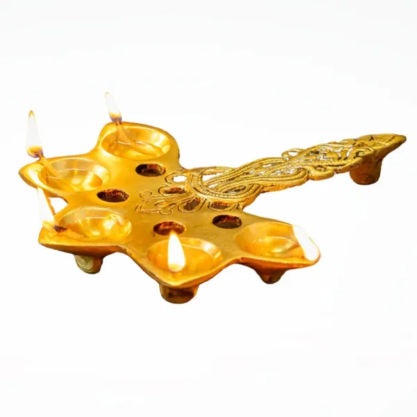 Gold_Brass_Oil_Lamp_Stand_For_Pooja_Decor