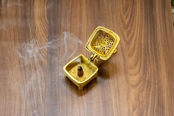 Gold_Brass_Dhoop_Dani_For_Pooja