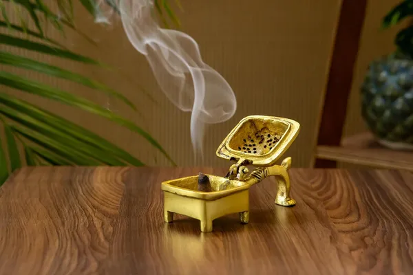 Gold_Brass_Dhoop_Dani_For_Pooja
