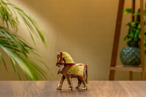 Brown_Wood_Horse_Set_For_Pooja_Decor