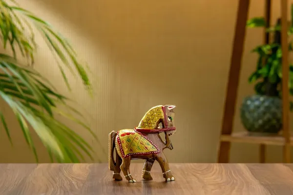 Brown_Wood_Horse_Set_For_Pooja_Decor