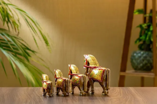 Brown_Wood_Horse_Set_For_Pooja_Decor