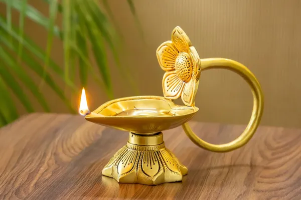 Gold_Brass_Pooja_Diya_For_Home_Decor