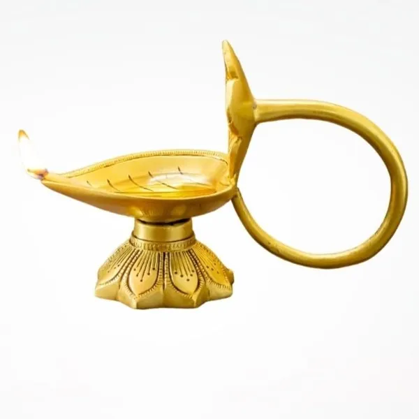Gold_Brass_Pooja_Diya_For_Home_Decor
