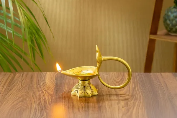 Gold_Brass_Pooja_Diya_For_Home_Decor