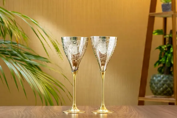 Gold_Brass_Crystal_Wine_Glass_Set_For_Gifting
