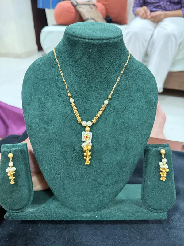 Gold_&_Pearl_Cluster_Drop_Necklace_Set