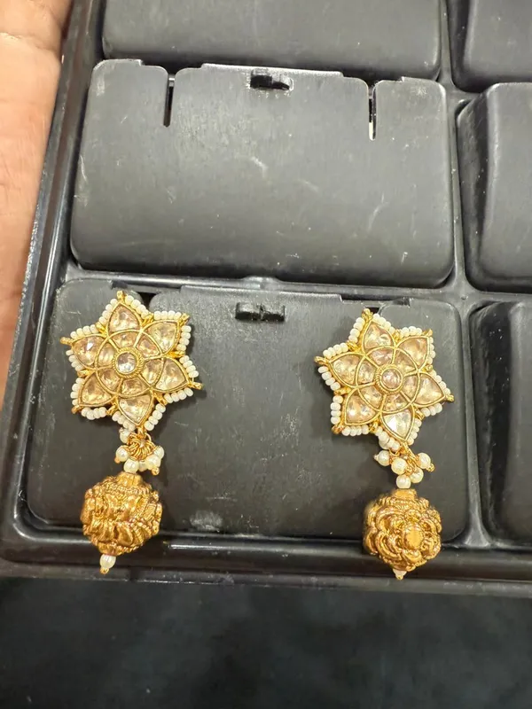 Gold_Polki_Flower_&_Jhumka_Drop_Earrings