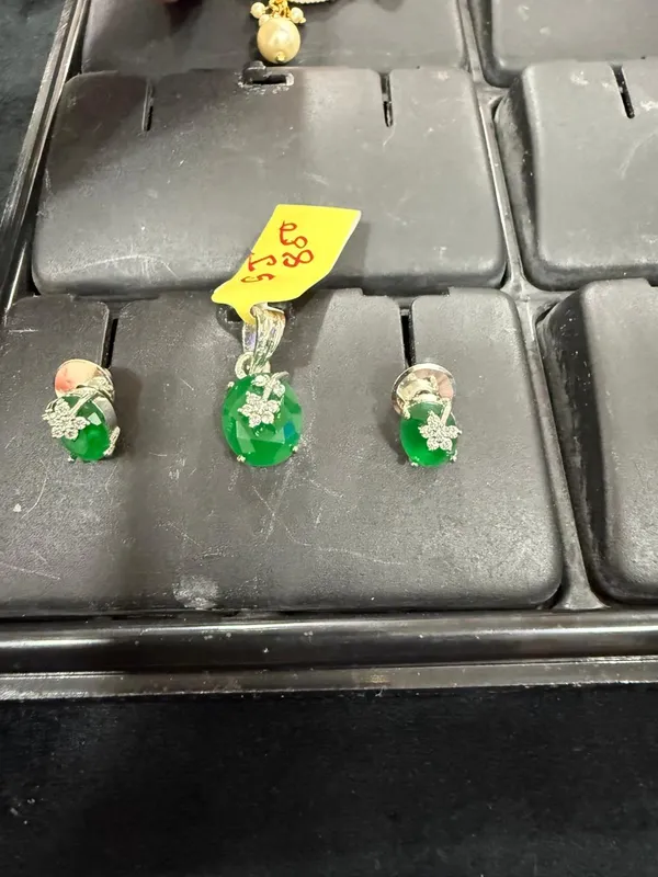 Vibrant_Green_Oval_CZ_Floral_Pendant_Set