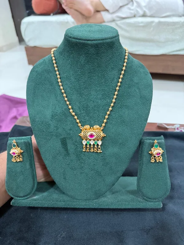 Antique_Gold_Temple_Necklace_Set_with_Ruby_&_Emerald_Drops
