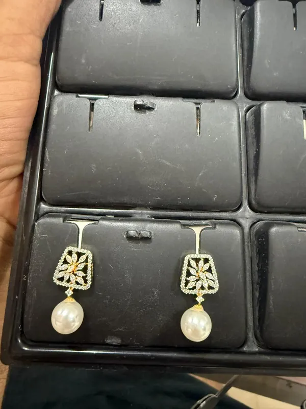 Floral_Lattice_CZ_Earrings_with_South_Sea_Pearl_Drop