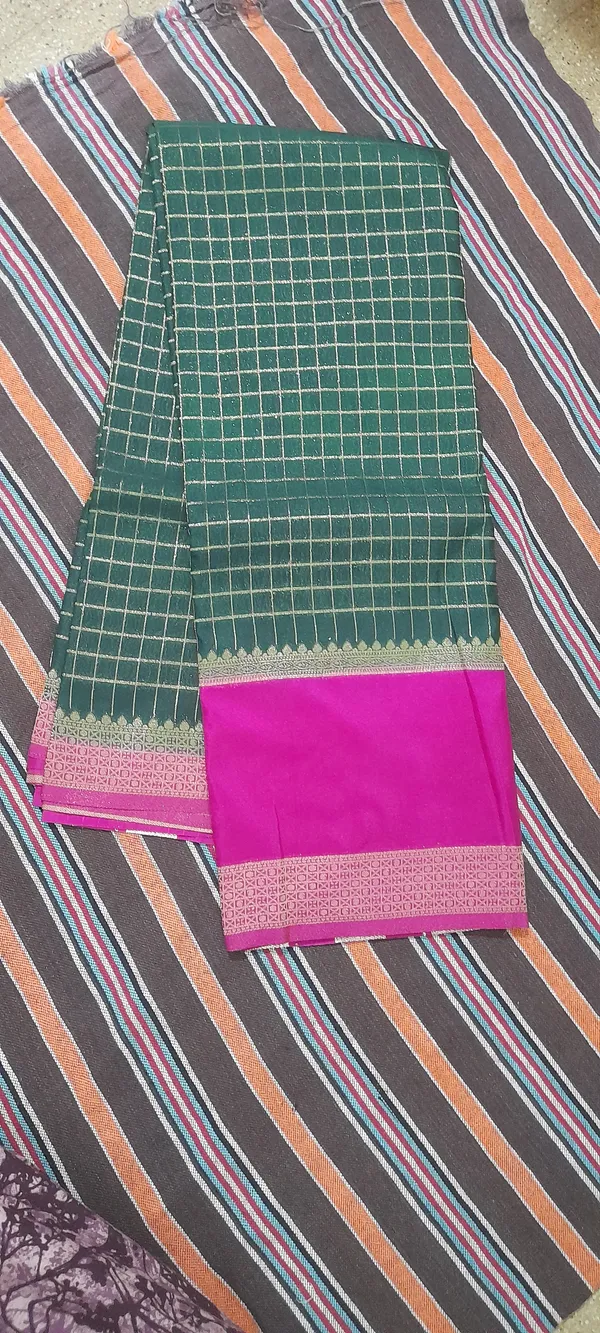 Bottle_Green__And_Magenta_100%_Crepe_Saree_For_Women