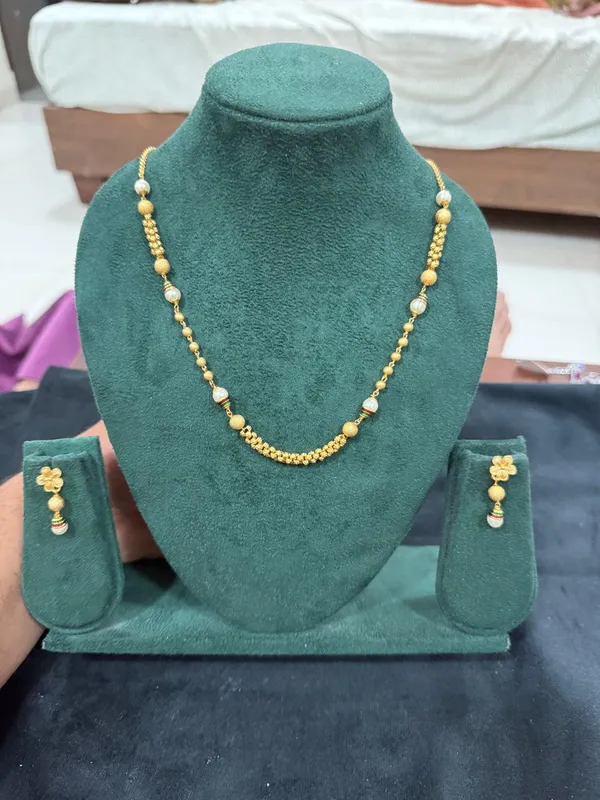 Gold_Ball_&_Pearl_Beaded_Necklace_Set_with_Flower_Drop_Earrings