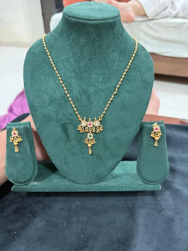 Antique_Gold_Ghungroo_Necklace_Set_with_Multicolour_Stones