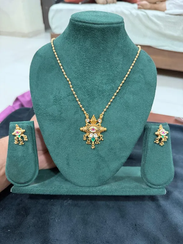 Gold-Tone_Temple_Necklace_Set_with_Multicolour_Stones